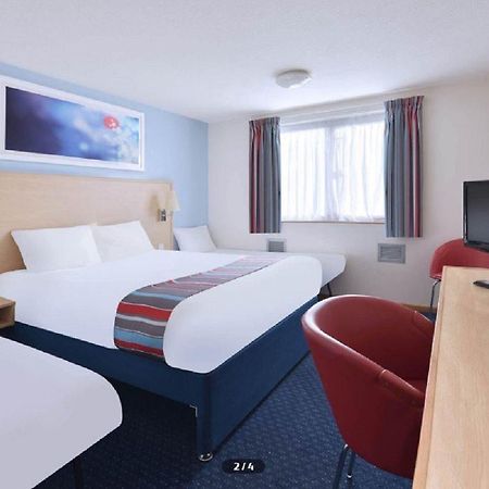 Travelodge Aberdeen Central Buitenkant foto