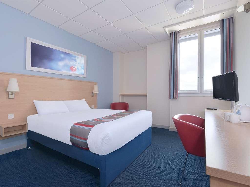 Travelodge Aberdeen Central Kamer foto