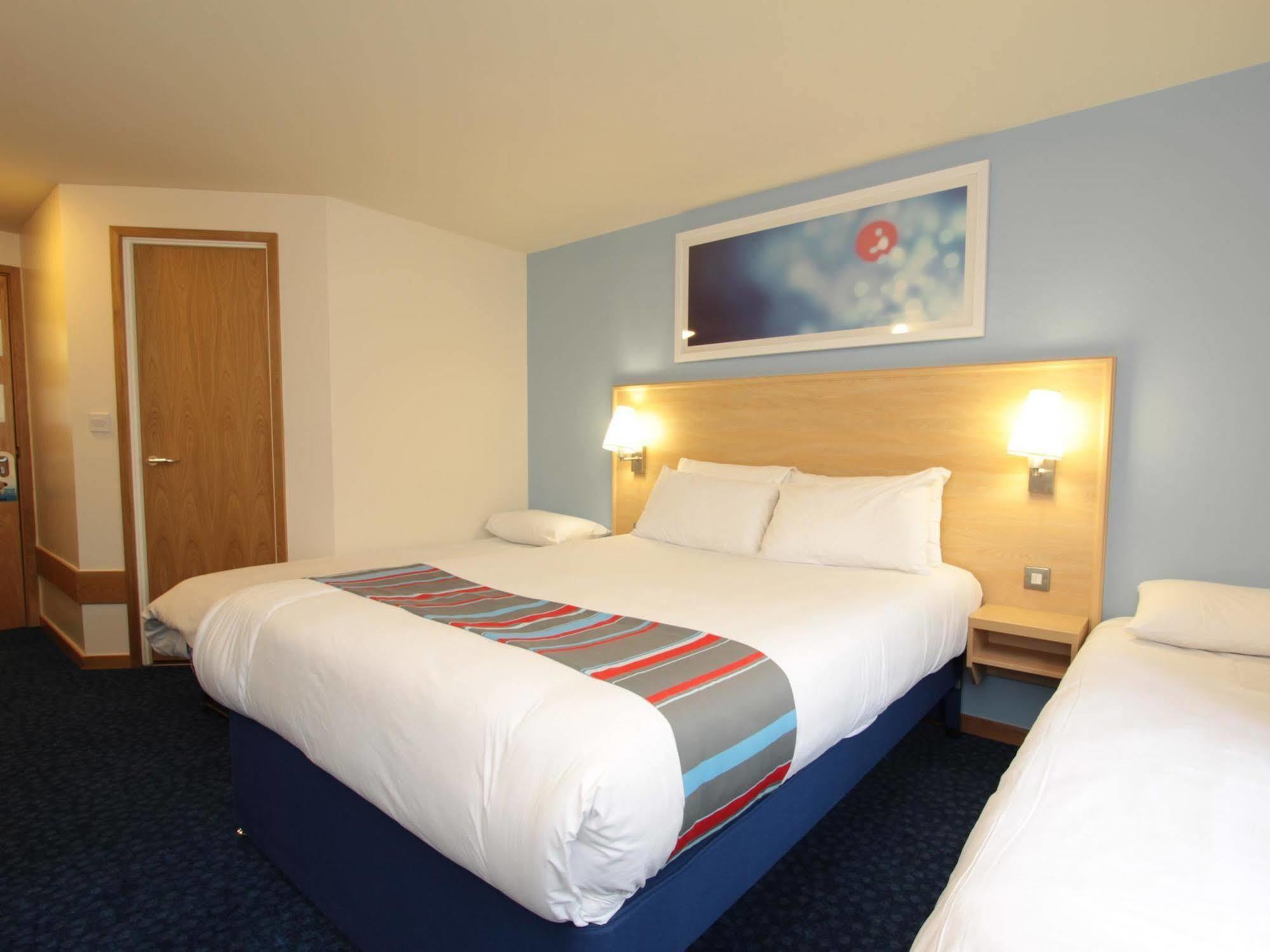 Travelodge Aberdeen Central Buitenkant foto