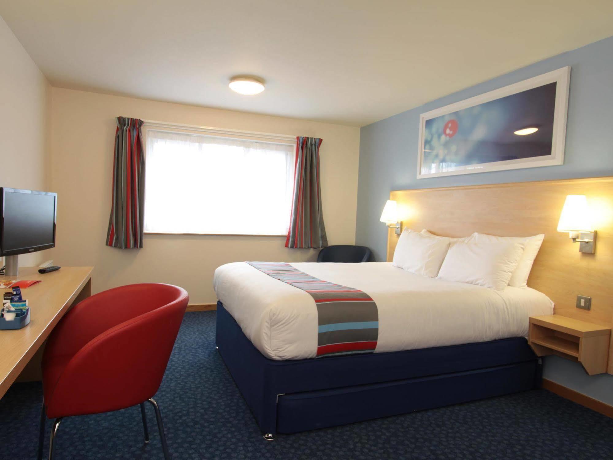 Travelodge Aberdeen Central Buitenkant foto