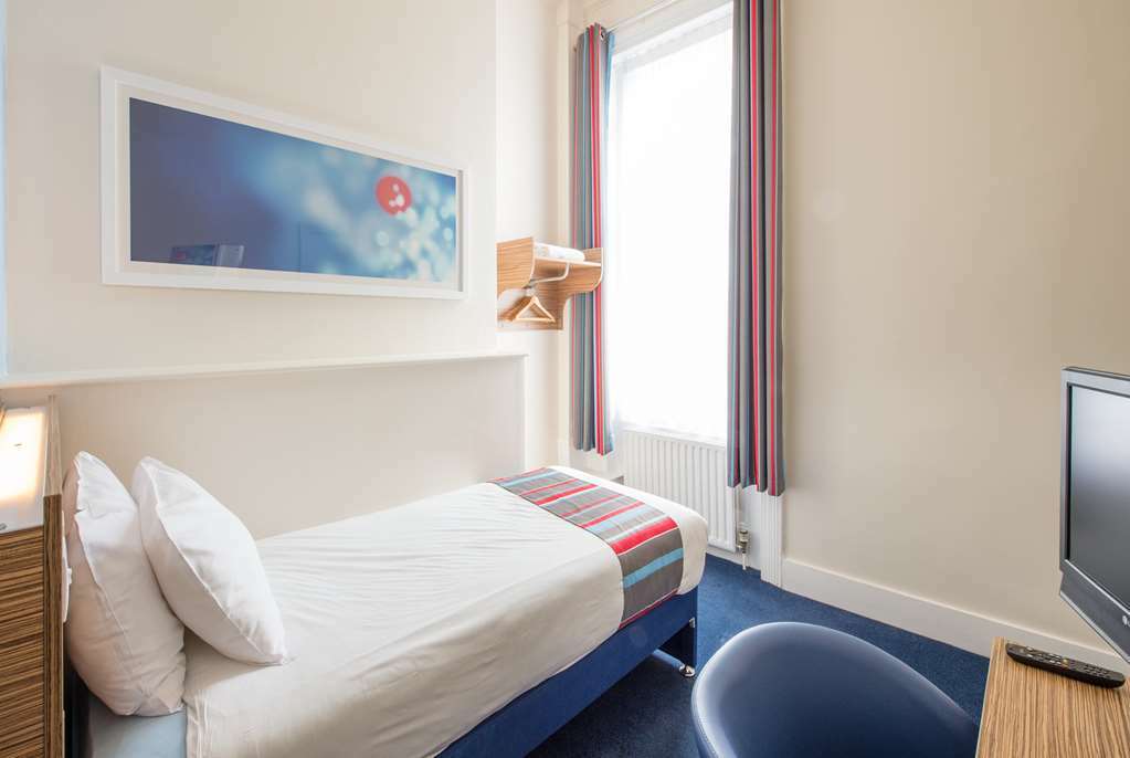 Travelodge Aberdeen Central Kamer foto