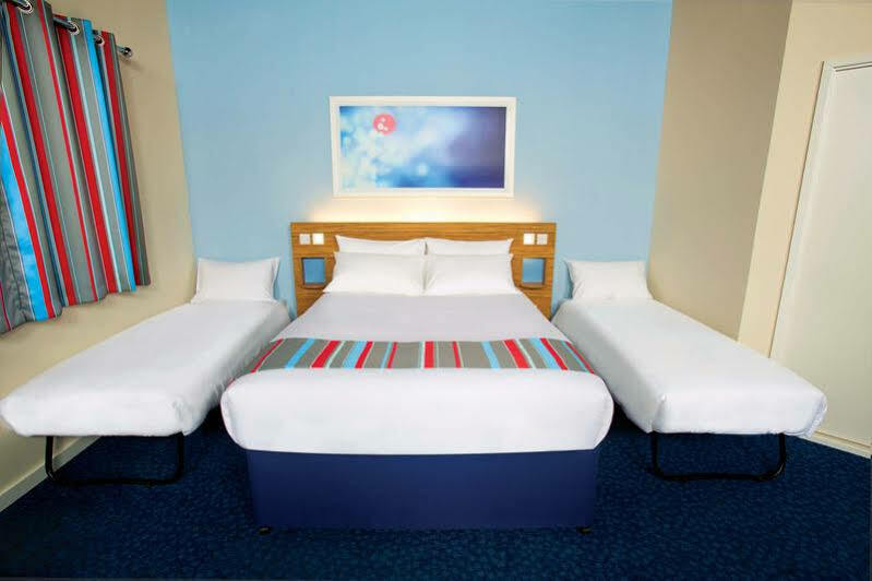 Travelodge Aberdeen Central Buitenkant foto